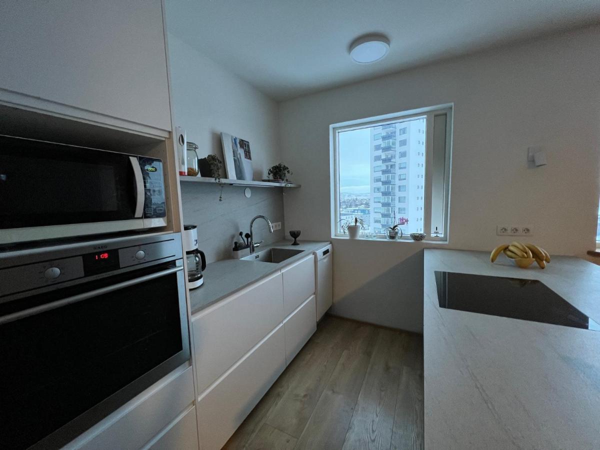Jm Homestay - A Cozy Two Bedroom Apartment Рейк'явік Екстер'єр фото